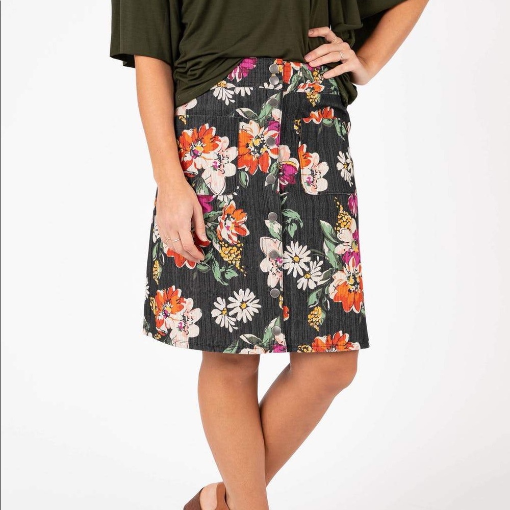 New Agnes & Dora Snap Front Skirt Denim Floral Black